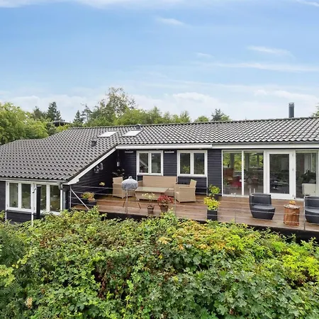 Nyaraló Ufej - 2-5km From The Sea In Djursland And Mols By Interhome